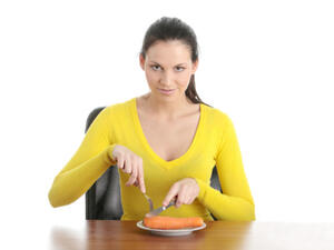 4 قواعد أساسية لاتباع حميَة غذائية دون إزعاجٍ الآخرين