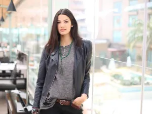 الفنانة المصرية الشابة تارا عماد