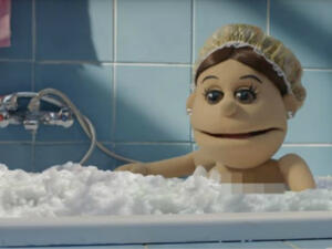 The commercial revolves around a song performed by Abla Fahita, which describes everyday problems Egyptians are facing with the internet (Source: Youtube - Vodafone Egypt)