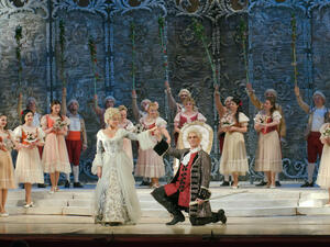 The Marriage of Figaro opera performed by members of the Dnipropetrovsk Opera and Ballet Theatre. (Igor Bulgarin / Shutterstock.com)