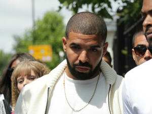 Drake attacked a fan at a concert for groping women. (Twocoms / Shutterstock.com)