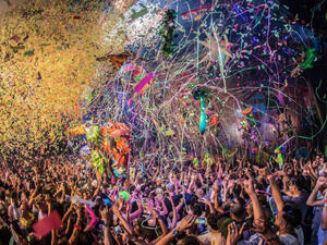 Party like it's 2099. (Elrow)