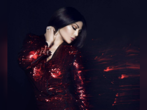 Haifa Wehbe in her lovely red dress. (Instagram / haifawehbe)