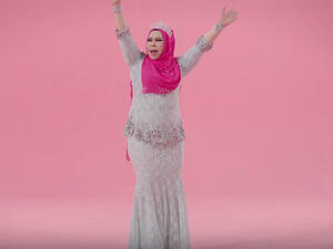 She is indeed her. (YouTube)