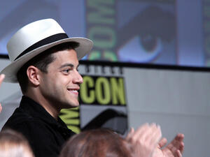 Rami Malek speaks at the 2012 San Diego Comic Con (Gage Skidmore)