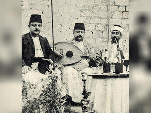 A Syrian oud band from 1915, in Aleppo. (Wikimedia Commons)