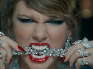 Taylor Swift is hungry. (Big Machine)