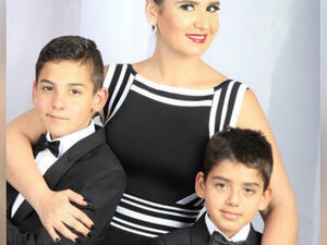 Actress Hana Shiha stands with her children. (Instagram / hanashiha)