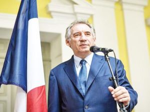  وزير العدل الفرنسي فرنسوا بايرو
