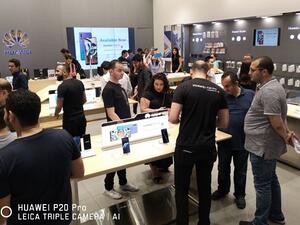 HUAWEI P20 Pro UAE First Sale Day.
