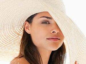 كيف تحمي بشرتك من أشعة الشمس ؟