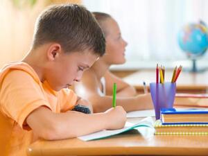 الامتحانات فرصة للتواصل مع الاطفال بشكل ايحابي فلا تضيعا الفرصة 