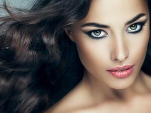 ما هي الاخطاء الشائعة التي تقوم بها النساء في فصل الشتاء وتضر بشرتهن؟