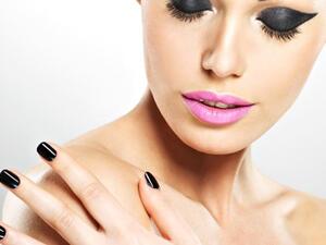 الماكياج الخريفي قد يبدو ثقيلا ولكنه يبرز جمال البشرة النظيفة والخالية من العيوب