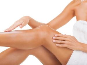 نزع الشعر باستعمال الشمع أكثر فعالية من الطرق التقليدية الأخرى