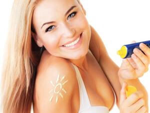 كريم الوقاية من الشمس أفضل حل لمشكلة تقدم سن البشرة المبكر