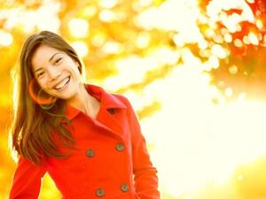 المعاطف الطويلة موضة هذا الخريف 