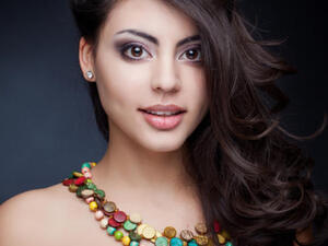 تنتج الهند سنويا العديد من منتجات العناية بالشعر. 