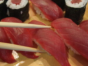 لا تزال دراسات عديدة تنقسم بين مؤيد للأطعمة النيئة كنظام غذائي صحي.