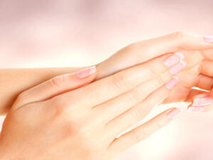 وصفات لترطيب البشرة