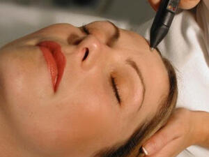 استخدام الليزر بالتجميل 