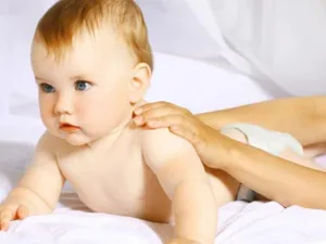 التدليك بانتظام بخفف من الغازات والشد العضلي وبساعد على التوم والاسترخاء 