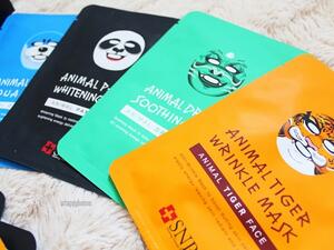 مجموعة متنوعة من الاقنعة المرحة