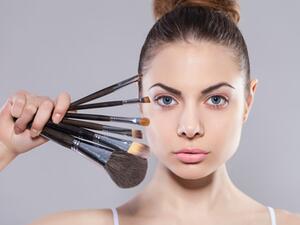 استخدام الفرشاة الصحيحة أمر ضروري جدا للحصول على كونتور مثالي