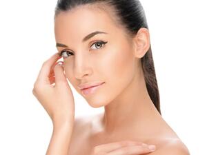 غالبا ما يتحول لون وجهك إلى الأحمر بدون سبب، استشيري الطبيب