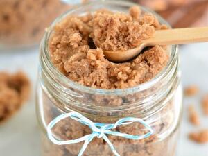 مقشر الجسم بالشوكولاتة