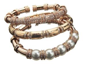 لا ترتدي المجوهرات المطلي أثناء القيام بالأعمال المنزلية اليومية