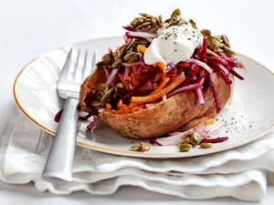 أكواب سلطة البطاطا الحلوة  