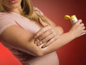 الترطيب الدائم شرط أساسي للحفاظ على بشرة رطبة 