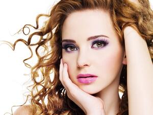 الأعشاب الطبيعية أفضل طريقة للحفاظ على شعر صحي