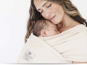 هل يستطيع الطفل تمييز لمسة أمه الحنونة؟