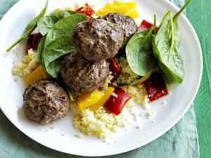 برغر صغير بالسبانخ والكسكس