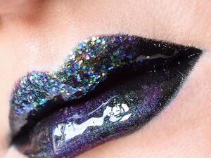 شفاه الحوريات