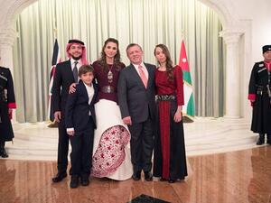 بساطة وأناقة مميزة للملكة رانيا في الاحتفال الوطني بالعيد السبعين للاستقلال