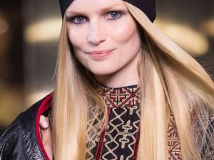 ألوان خريفية رائعة دافئة وملابس مريحة للمساء