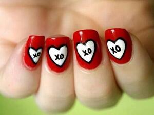 أظافرك جميلة وتكملك في الفالانتين
