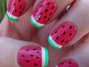 أظافر بلون وشكل البطيخ
