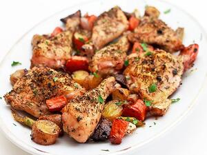 صينية الدجاج بالخضار في الفرن