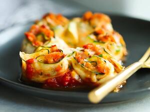 لفائف الكوسا بحشو الدجاج