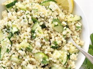 تبولة الكسكسي بالخيار والحامض