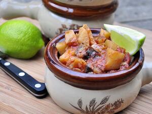 طاجن الباذنجان والبطاطا النباتي