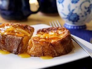 خبز توست بالقرفة والزنجبيل لعيد الفصح 