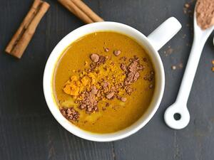 شوكولاته الكركم الساخن