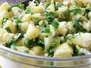 سلطة البطاطا اليونانية