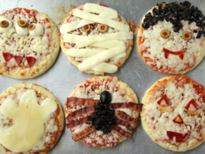 أشكال ظريفة ومخيفة لبيتزا الهالووين