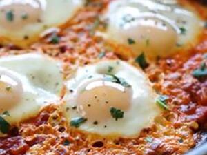 بيض مع الهريس الحار